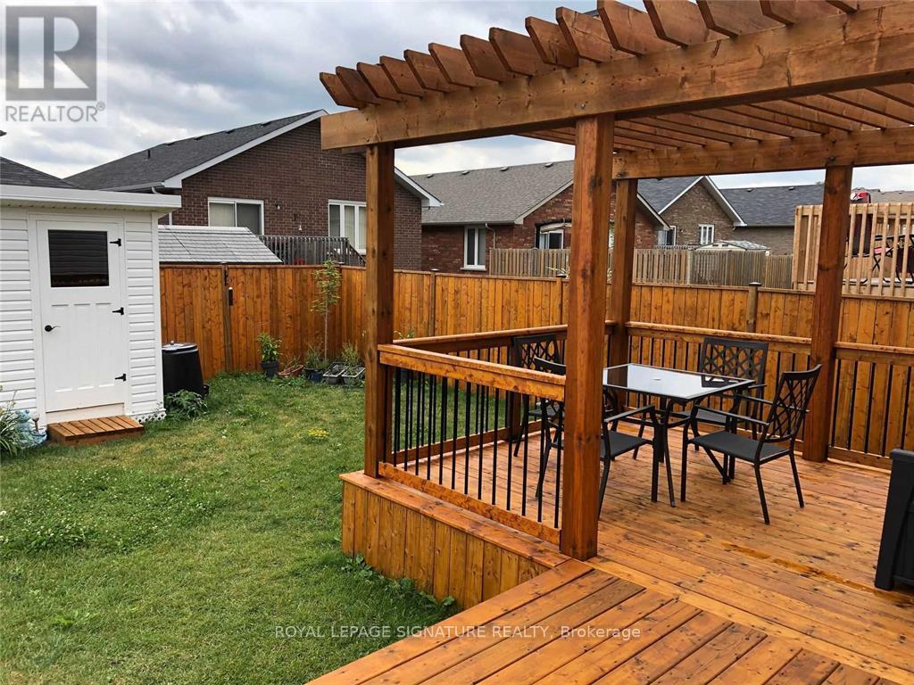968 Avery Avenue, Peterborough (Monaghan Ward 2), Ontario  K9J 0G9 - Photo 14 - X12379980