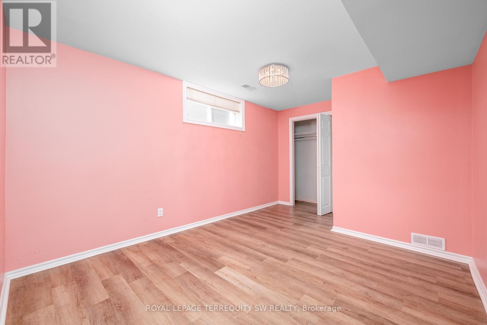 19 Laurent Boulevard, Kawartha Lakes (Lindsay), Ontario  K9V 6G3 - Photo 26 - X12380063
