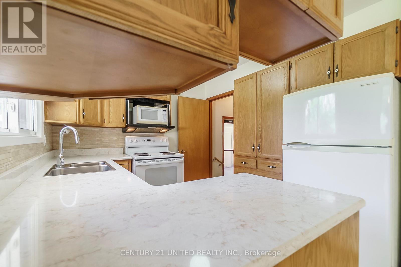 1246 Franklin Drive, Peterborough (Northcrest Ward 5), Ontario  K9H 6Z4 - Photo 11 - X12380286