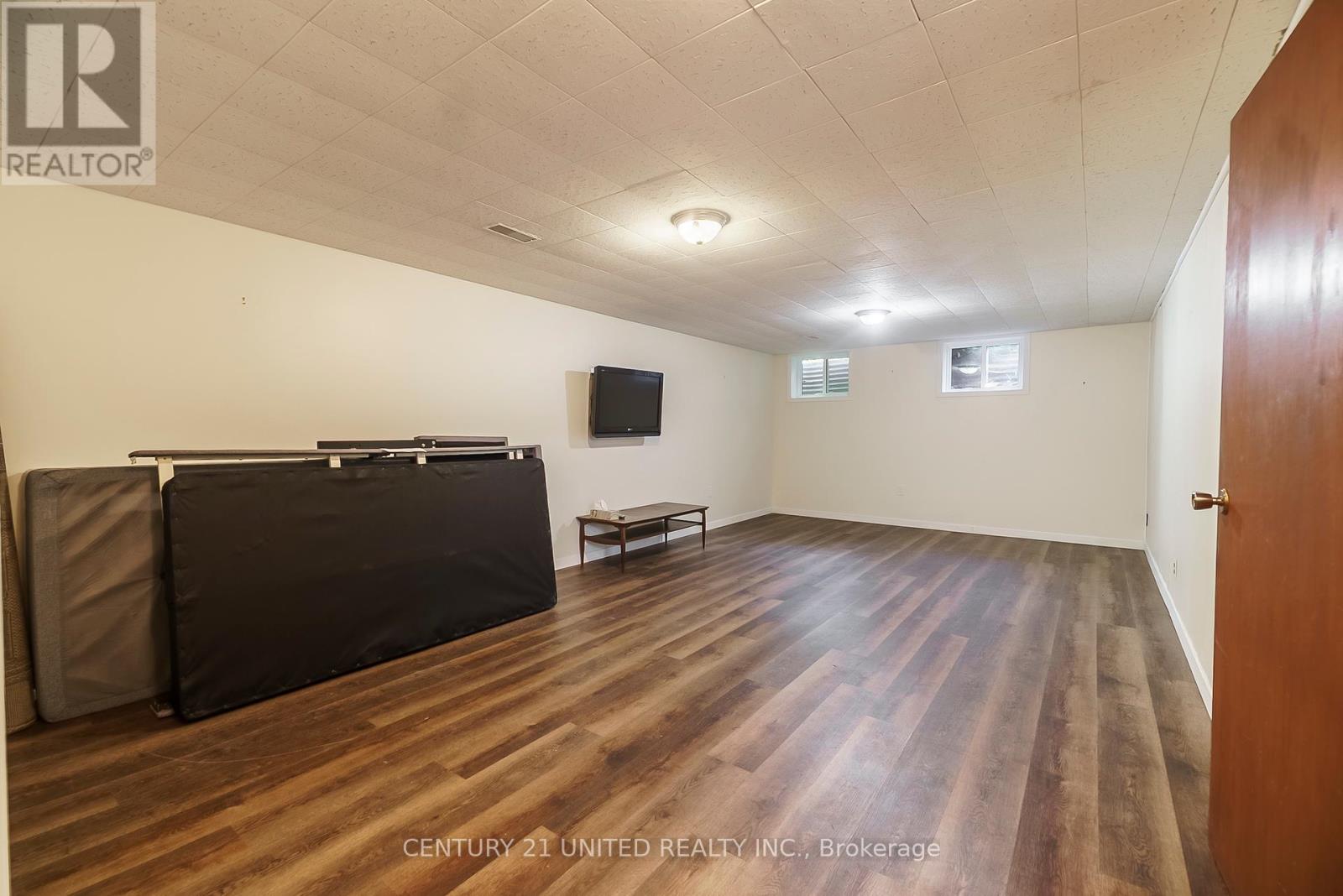 1246 Franklin Drive, Peterborough (Northcrest Ward 5), Ontario  K9H 6Z4 - Photo 18 - X12380286