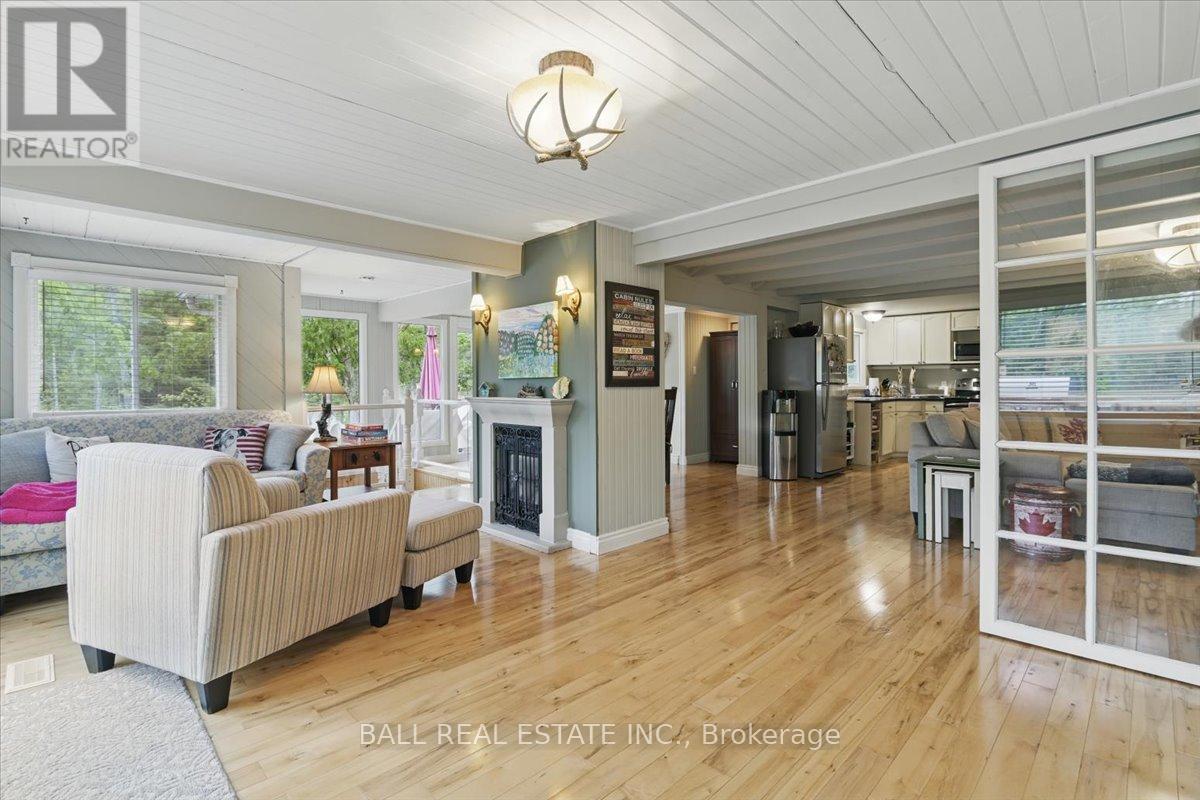 3559 Harbour Point Lane, Selwyn, Ontario  K0L 2H0 - Photo 11 - X12380293