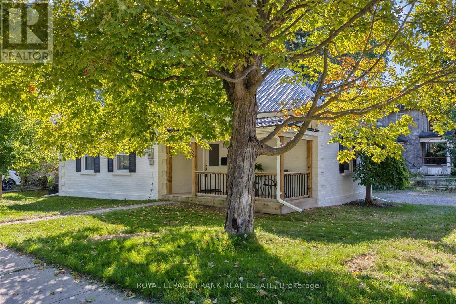 29 Ridout Street, Kawartha Lakes (Lindsay), Ontario  K9V 2B4 - Photo 2 - X12380649
