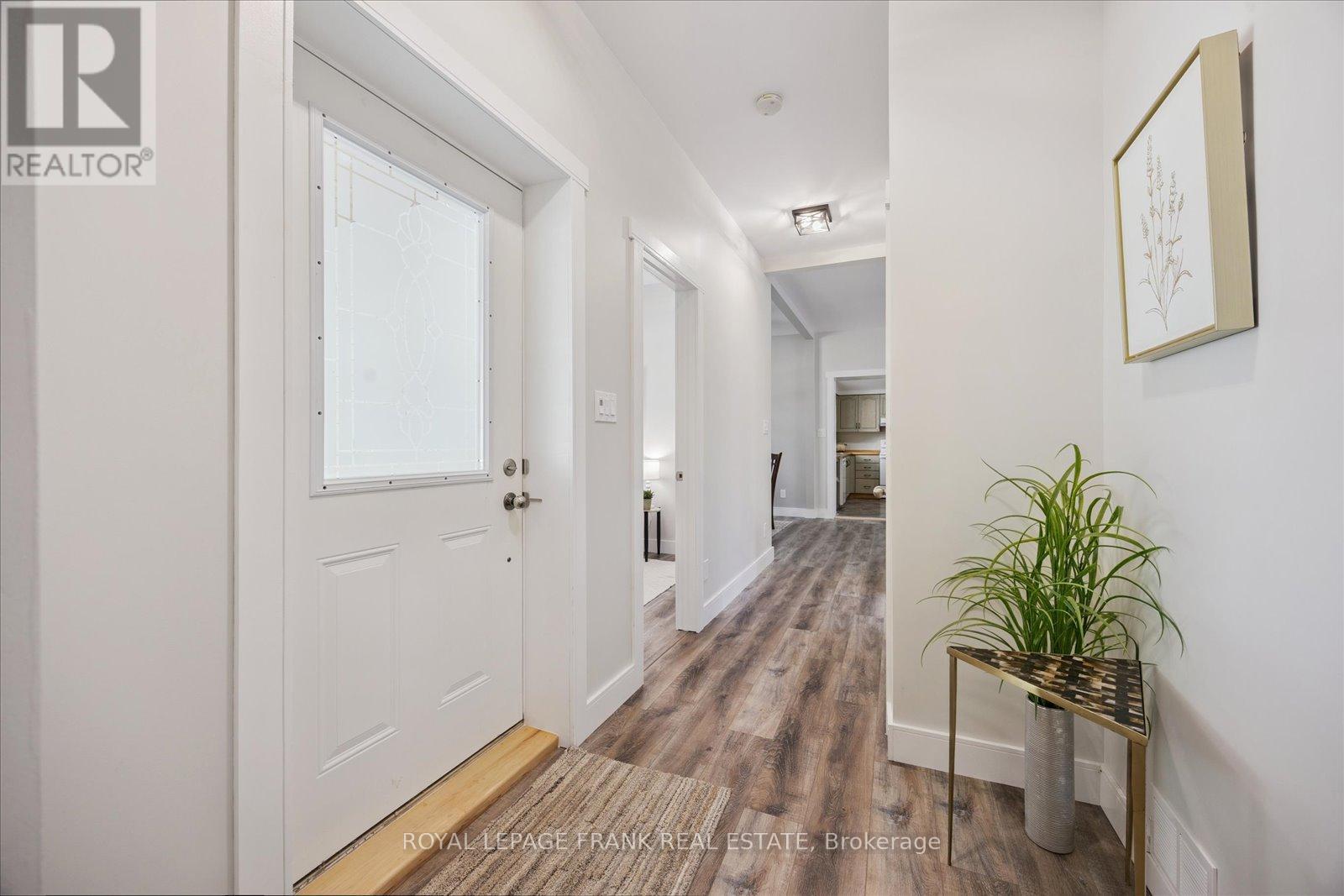 29 Ridout Street, Kawartha Lakes (Lindsay), Ontario  K9V 2B4 - Photo 4 - X12380649