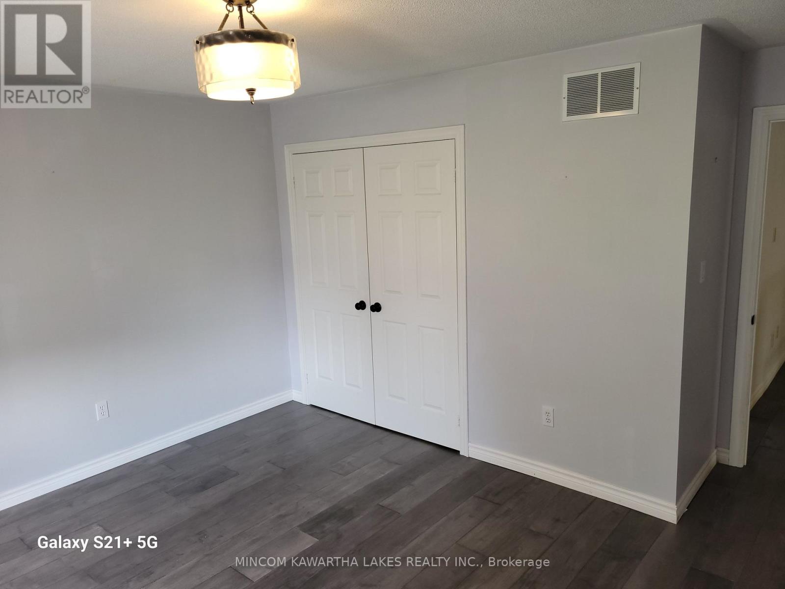 557 Westman Avenue, Peterborough (Otonabee Ward 1), Ontario  K9K 2E6 - Photo 18 - X12380774