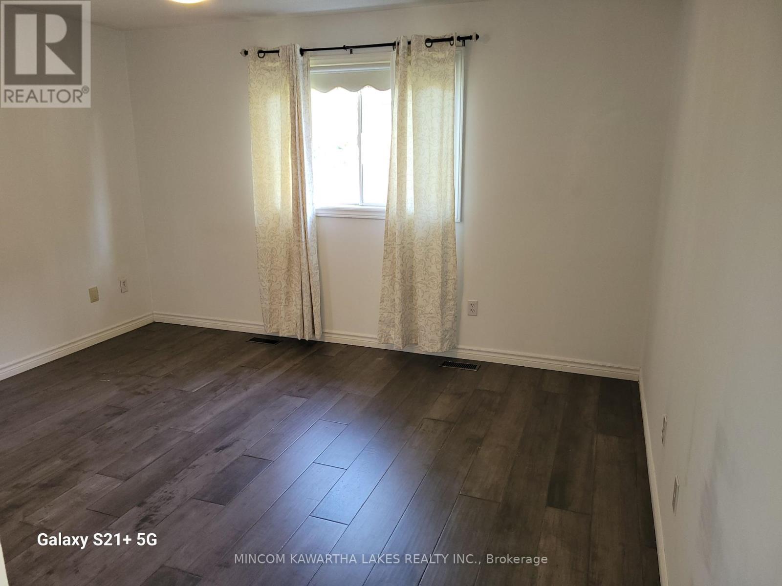 557 Westman Avenue, Peterborough (Otonabee Ward 1), Ontario  K9K 2E6 - Photo 21 - X12380774