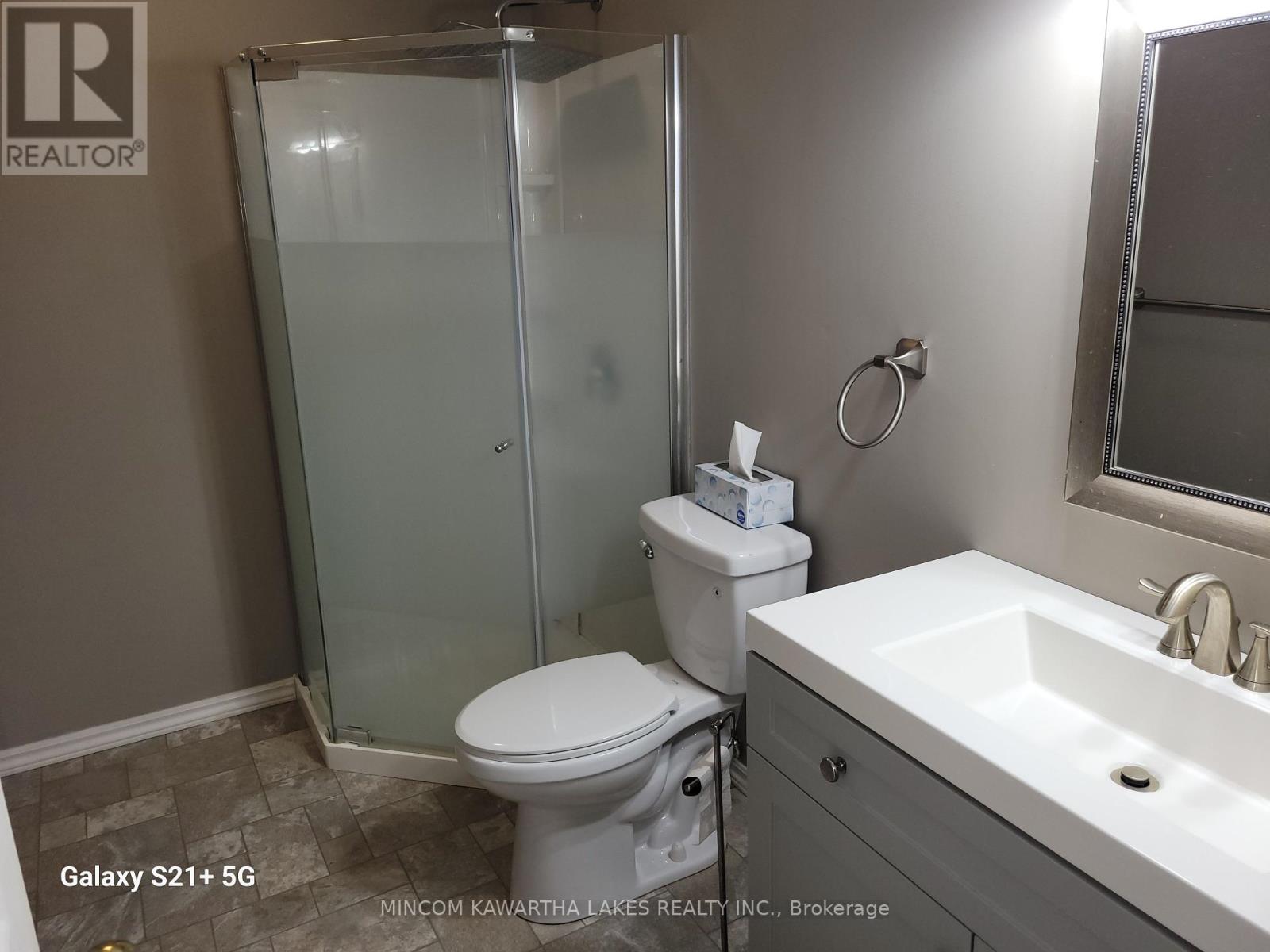 557 Westman Avenue, Peterborough (Otonabee Ward 1), Ontario  K9K 2E6 - Photo 27 - X12380774
