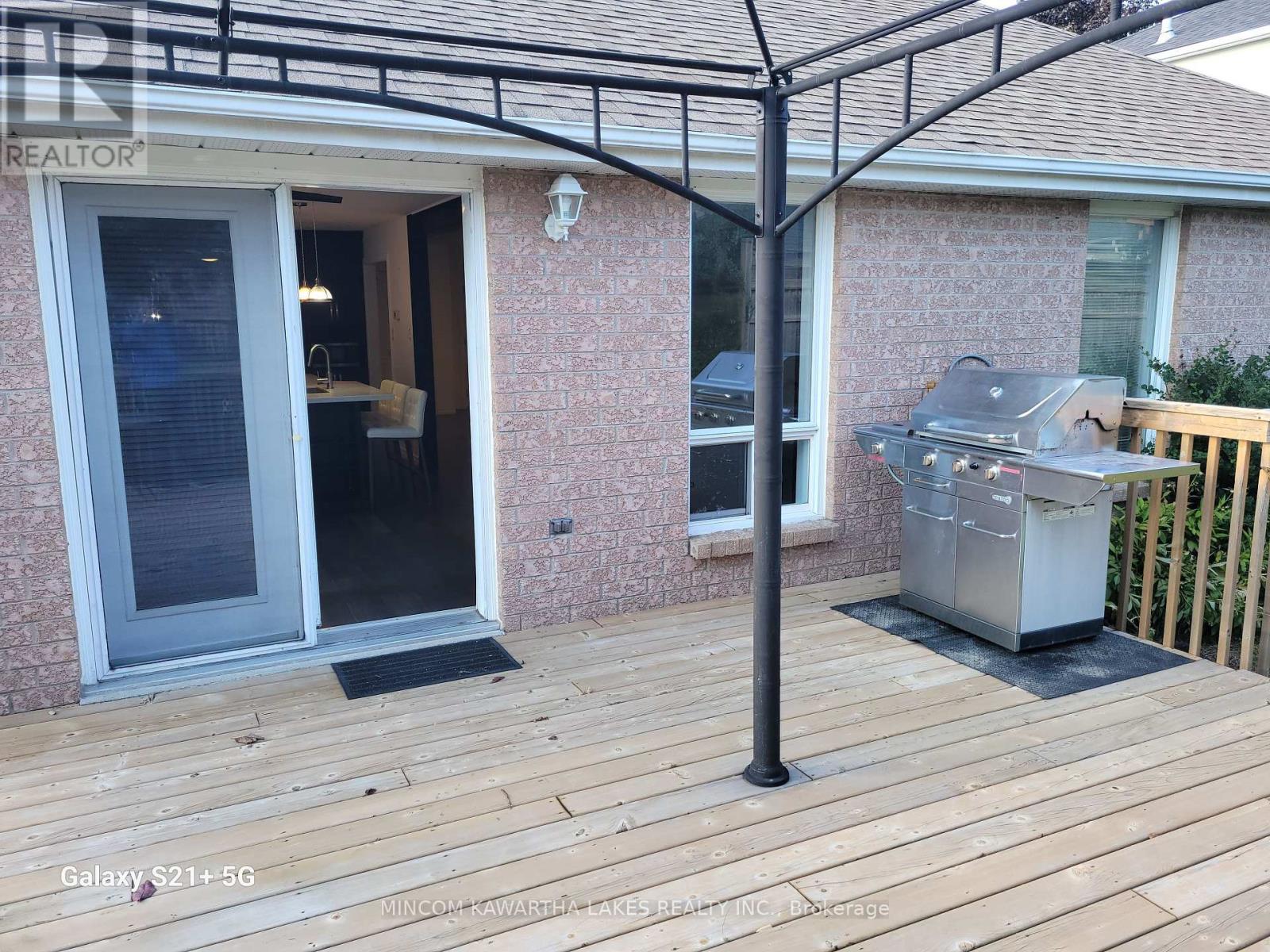557 Westman Avenue, Peterborough (Otonabee Ward 1), Ontario  K9K 2E6 - Photo 37 - X12380774
