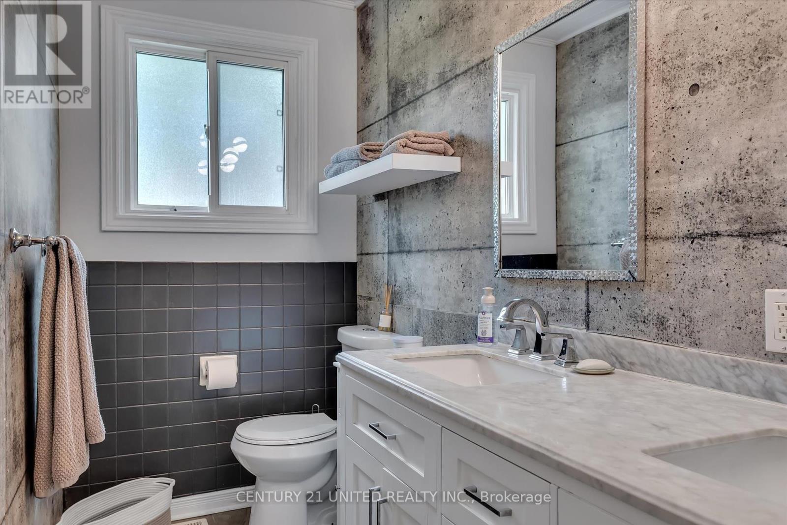 2594 Farmcrest Avenue, Peterborough (Ashburnham Ward 4), Ontario  K9L 1H7 - Photo 13 - X12380808