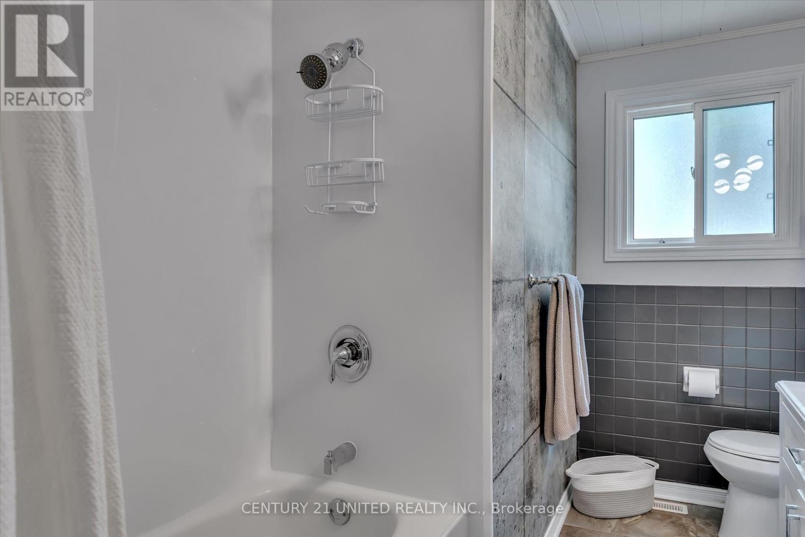 2594 Farmcrest Avenue, Peterborough (Ashburnham Ward 4), Ontario  K9L 1H7 - Photo 14 - X12380808