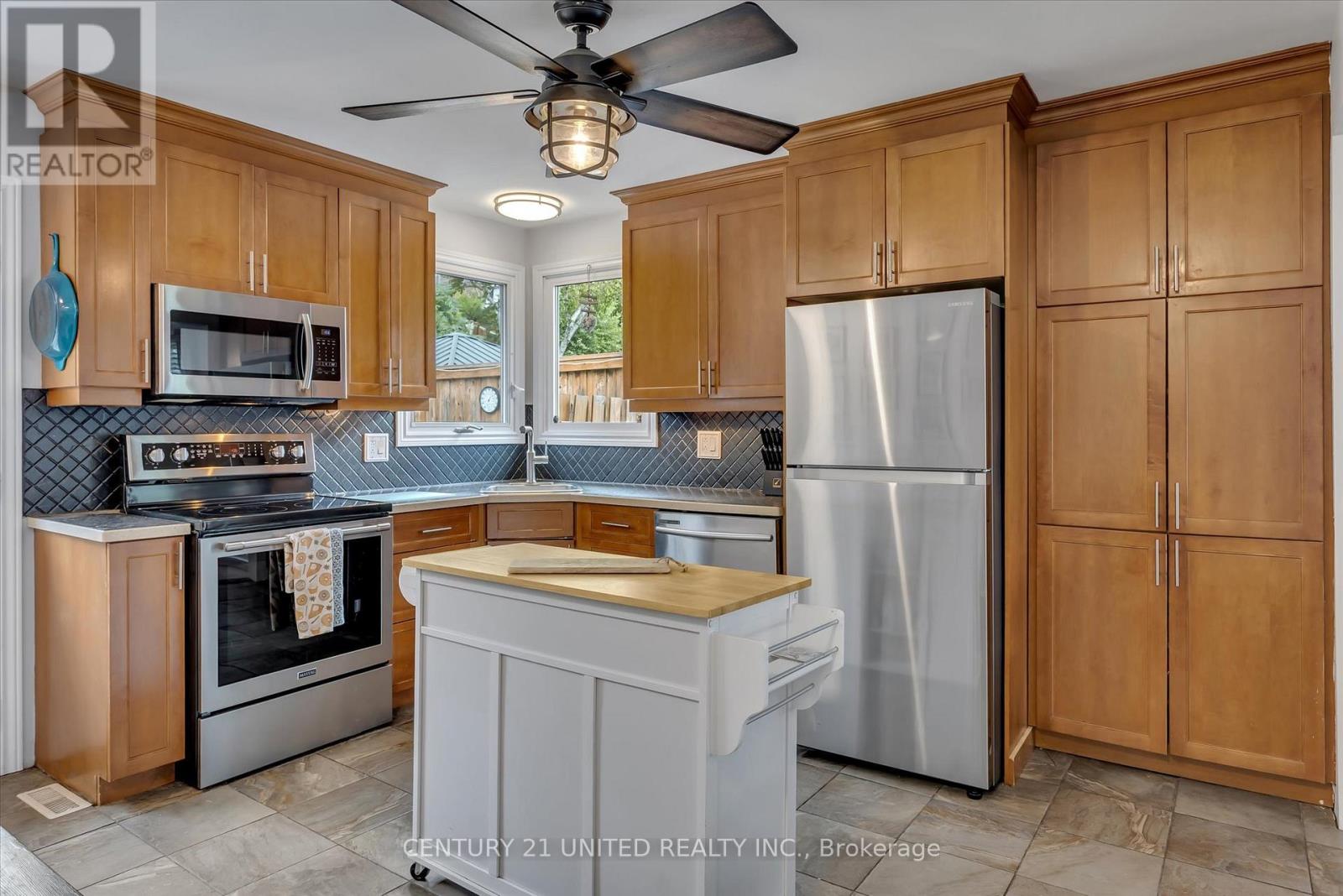 2594 Farmcrest Avenue, Peterborough (Ashburnham Ward 4), Ontario  K9L 1H7 - Photo 3 - X12380808