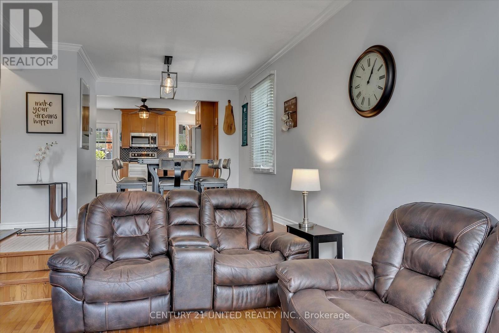 2594 Farmcrest Avenue, Peterborough (Ashburnham Ward 4), Ontario  K9L 1H7 - Photo 7 - X12380808
