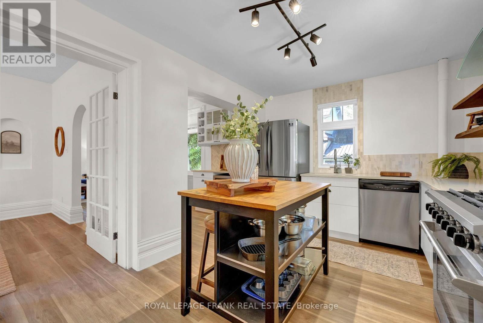 18 Nassau Street, Selwyn, Ontario  K0L 2H0 - Photo 6 - X12380838