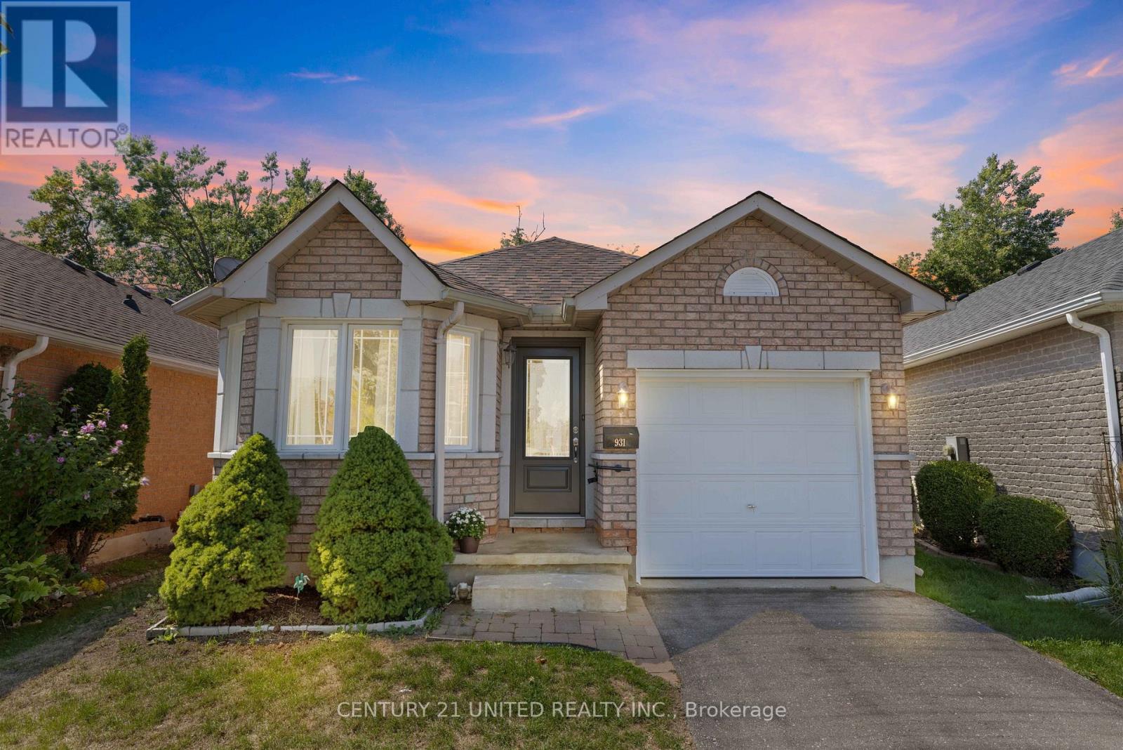 931 Ralphson Crescent, Peterborough (Otonabee Ward 1), Ontario  K9J 8R5 - Photo 2 - X12380857