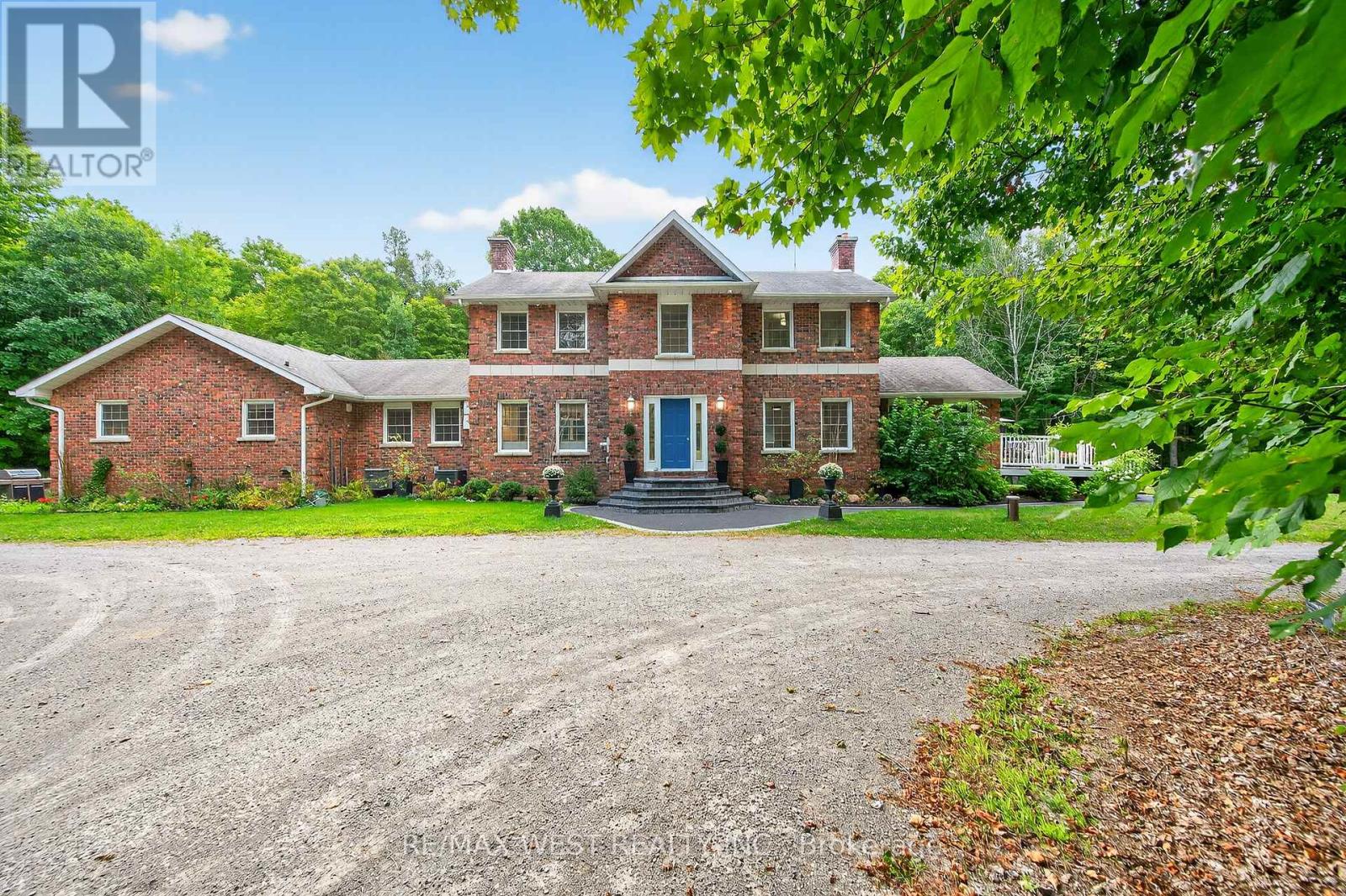 398 Sandy Hook Road, Kawartha Lakes (Manvers), Ontario  L0A 1K0 - Photo 2 - X12380585