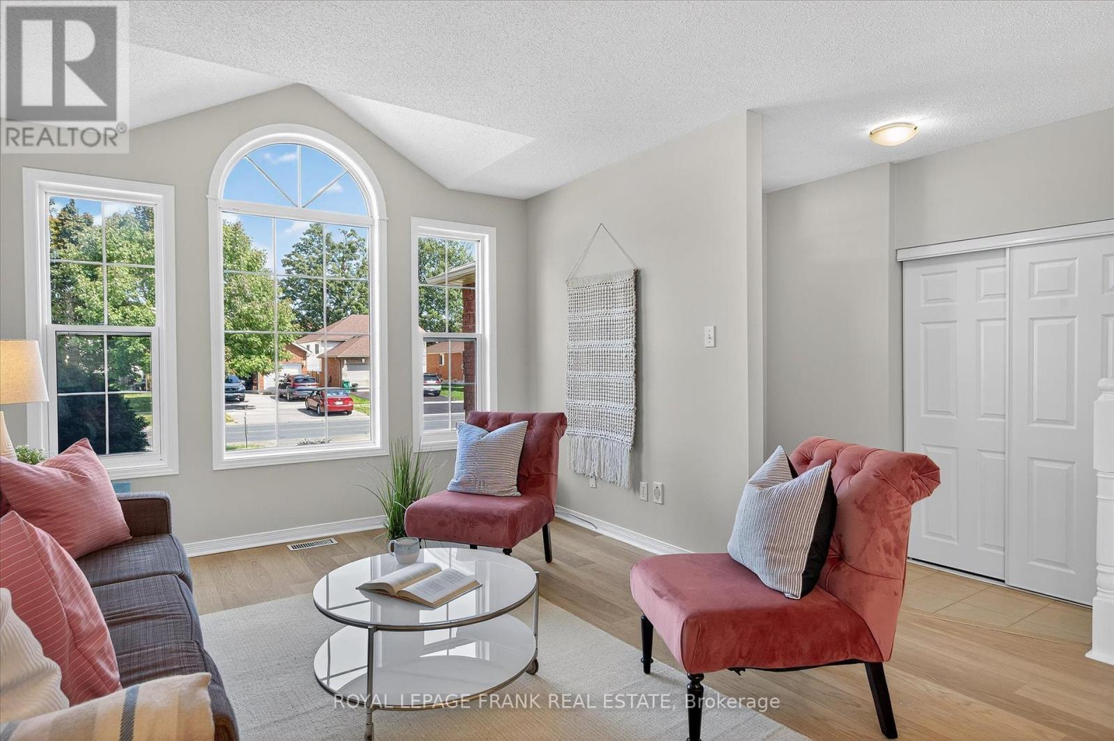 3075 Westridge Boulevard, Peterborough (Monaghan Ward 2), Ontario  K9K 2K5 - Photo 4 - X12380979