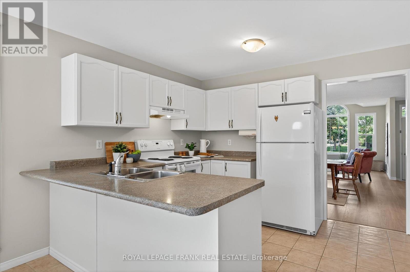 3075 Westridge Boulevard, Peterborough (Monaghan Ward 2), Ontario  K9K 2K5 - Photo 9 - X12380979