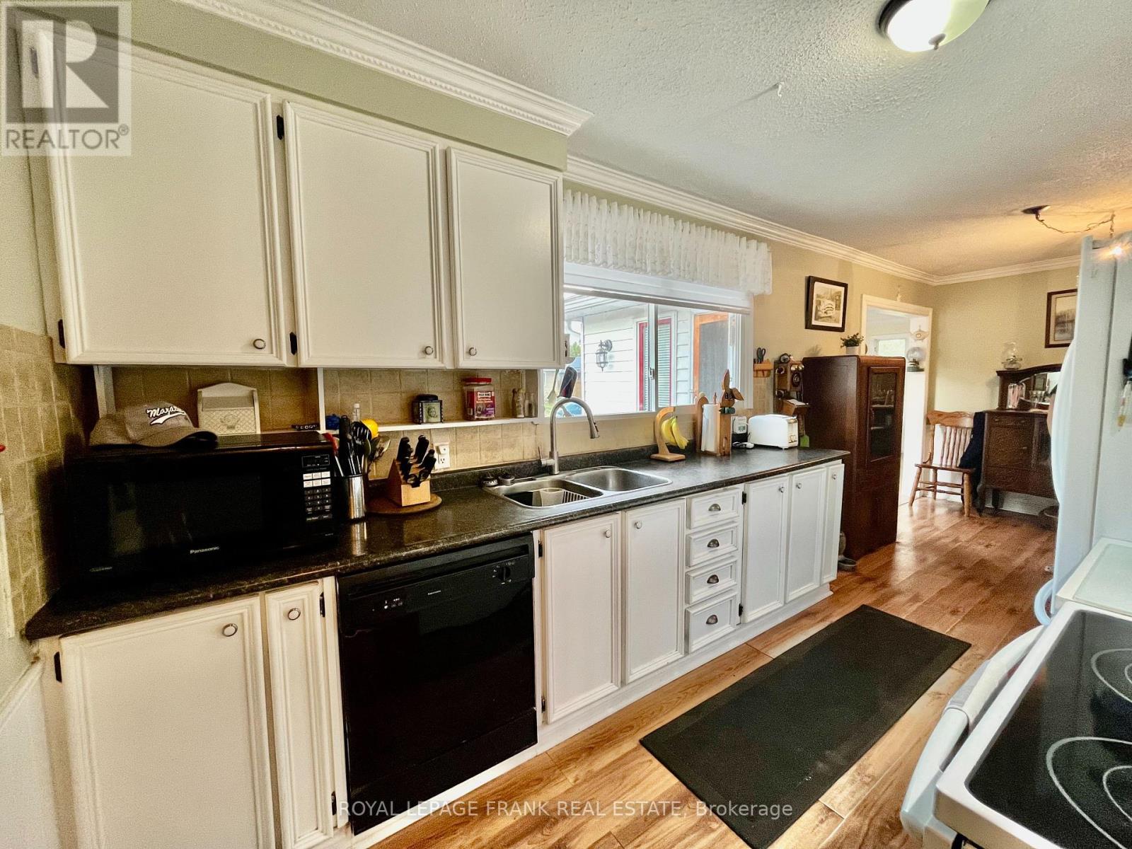 26 Larch Street, Highlands East (Bicroft Ward), Ontario  K0L 1M0 - Photo 7 - X12381325