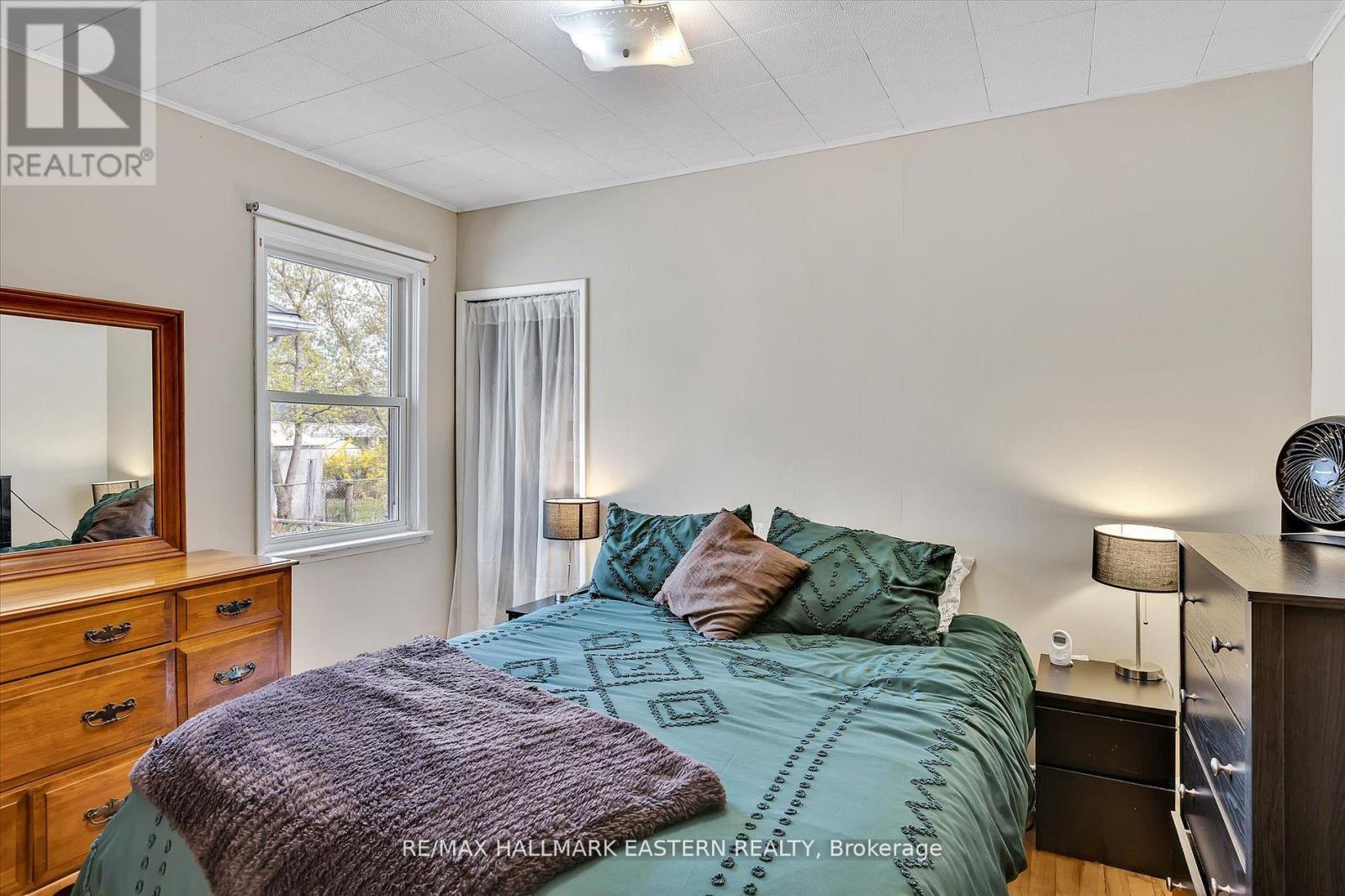 706 Monaghan Road, Peterborough (Otonabee Ward 1), Ontario  K9J 5J8 - Photo 18 - X12381378