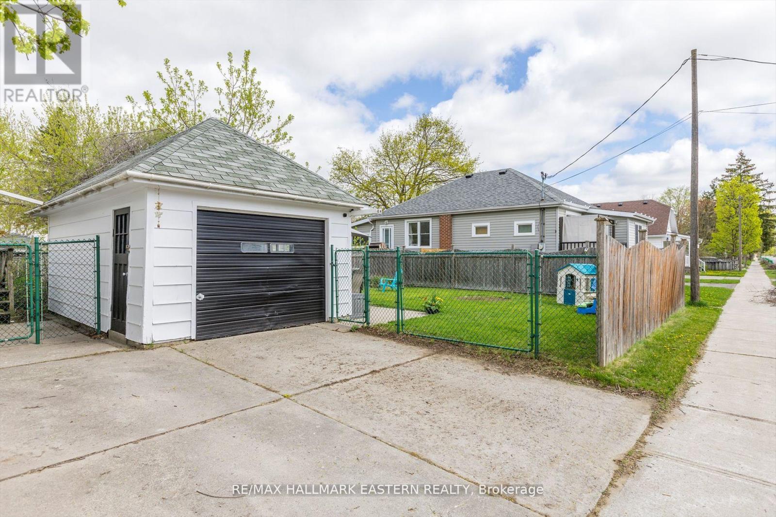 706 Monaghan Road, Peterborough (Otonabee Ward 1), Ontario  K9J 5J8 - Photo 38 - X12381378