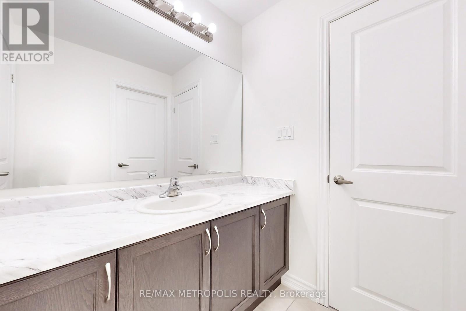 285 Flavelle Way, Peterborough (Monaghan Ward 2), Ontario  K9K 0J2 - Photo 35 - X12381368