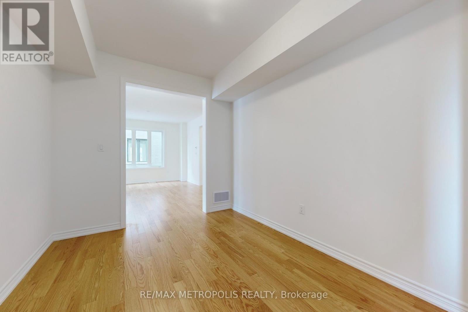 285 Flavelle Way, Peterborough (Monaghan Ward 2), Ontario  K9K 0J2 - Photo 8 - X12381368