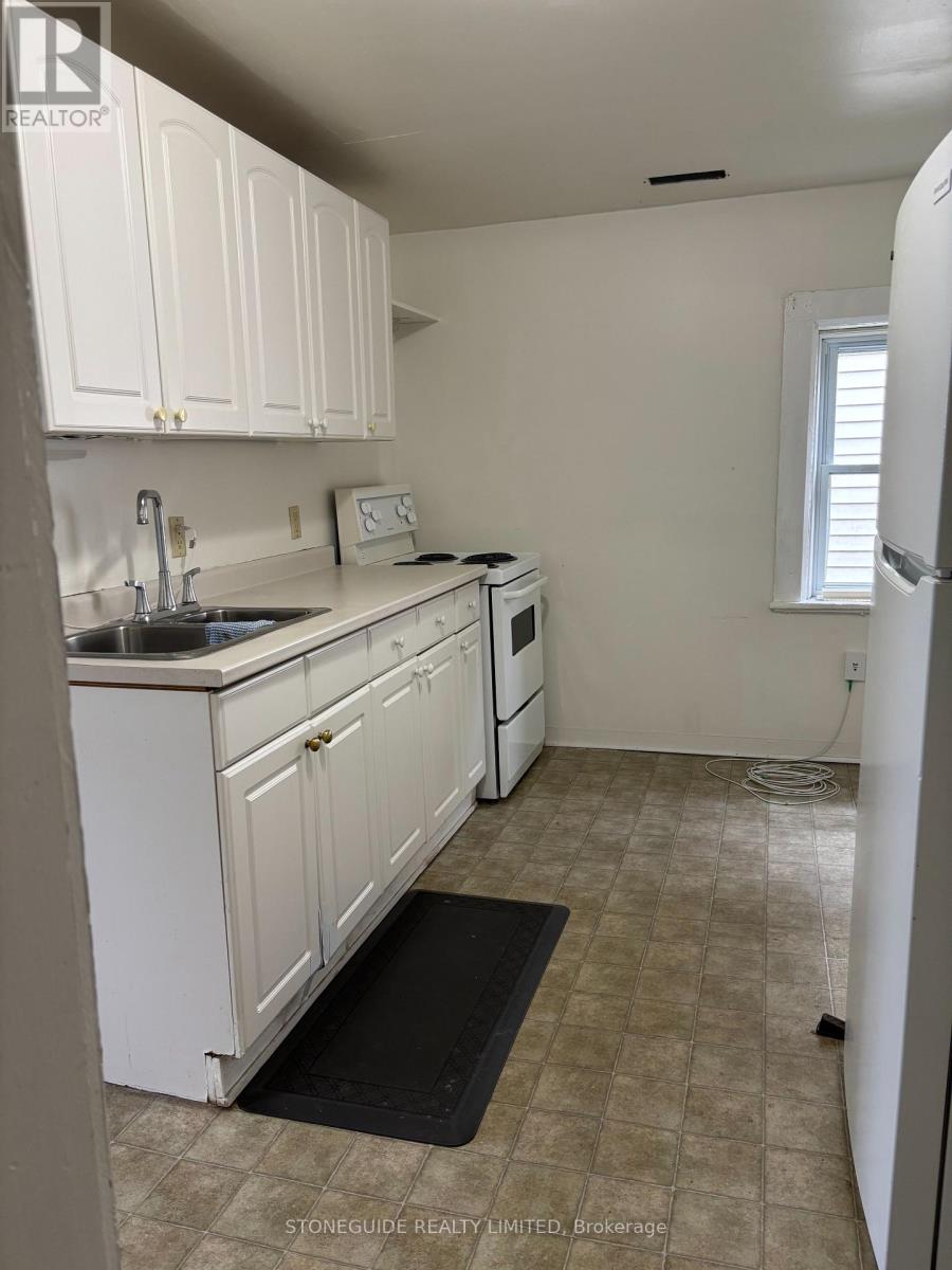 510 Sherbrooke Street, Peterborough (Town Ward 3), Ontario  K9J 2P3 - Photo 5 - X12381658