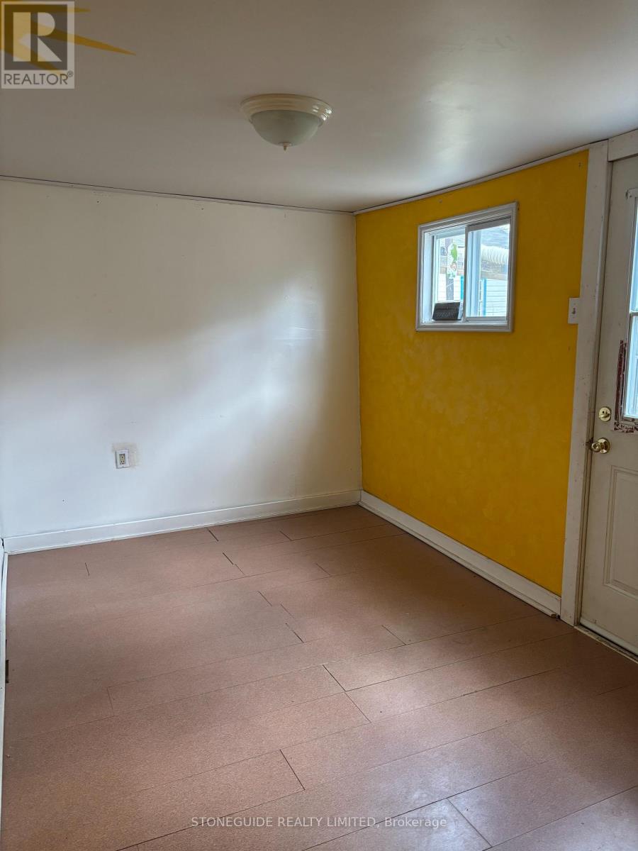510 Sherbrooke Street, Peterborough (Town Ward 3), Ontario  K9J 2P3 - Photo 7 - X12381658
