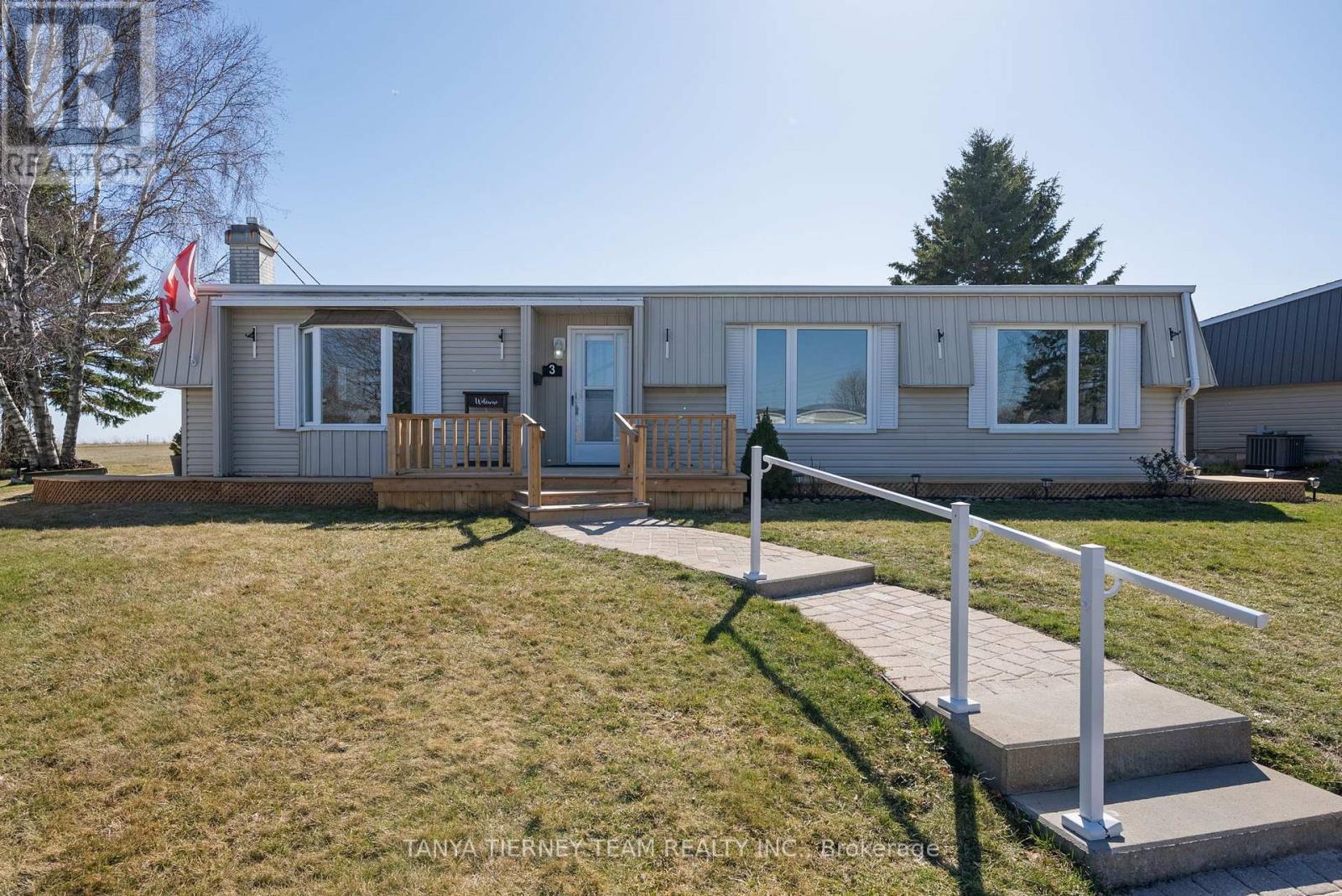 3 Bluffs Road, Clarington (Bowmanville), Ontario  L1B 1A3 - Photo 1 - E12381606