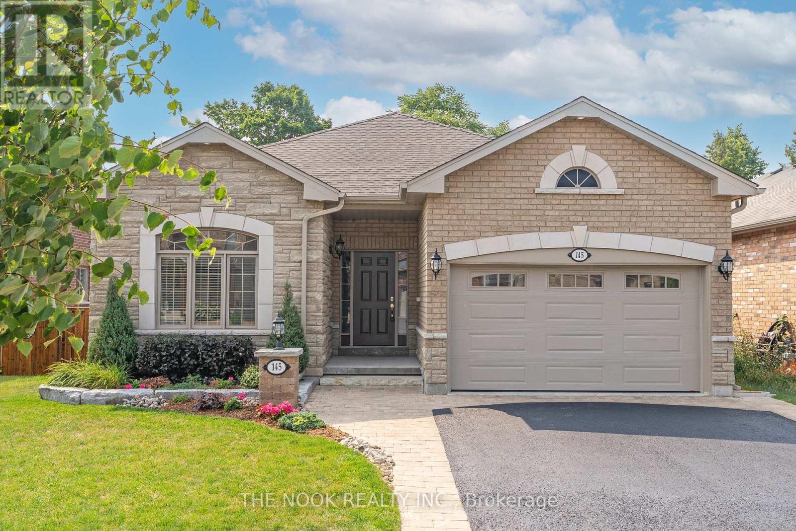 145 Springdale Drive, Kawartha Lakes (Lindsay), Ontario  K9V 0N1 - Photo 2 - X12381994