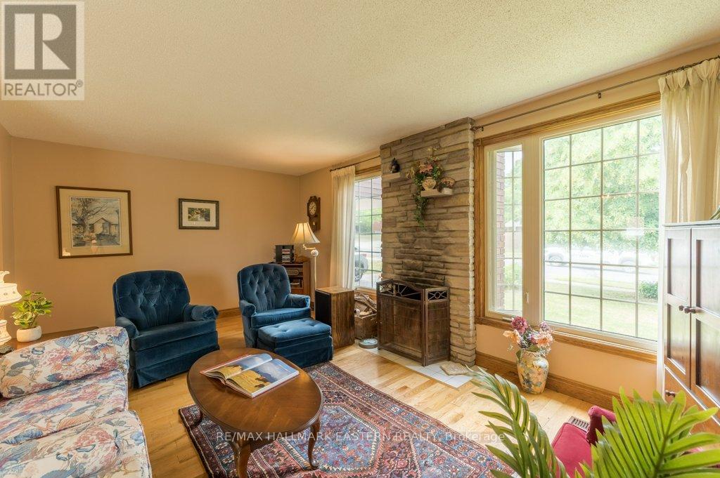823 Wedgewood Court, Peterborough (Monaghan Ward 2), Ontario  K9J 7T8 - Photo 9 - X12382380