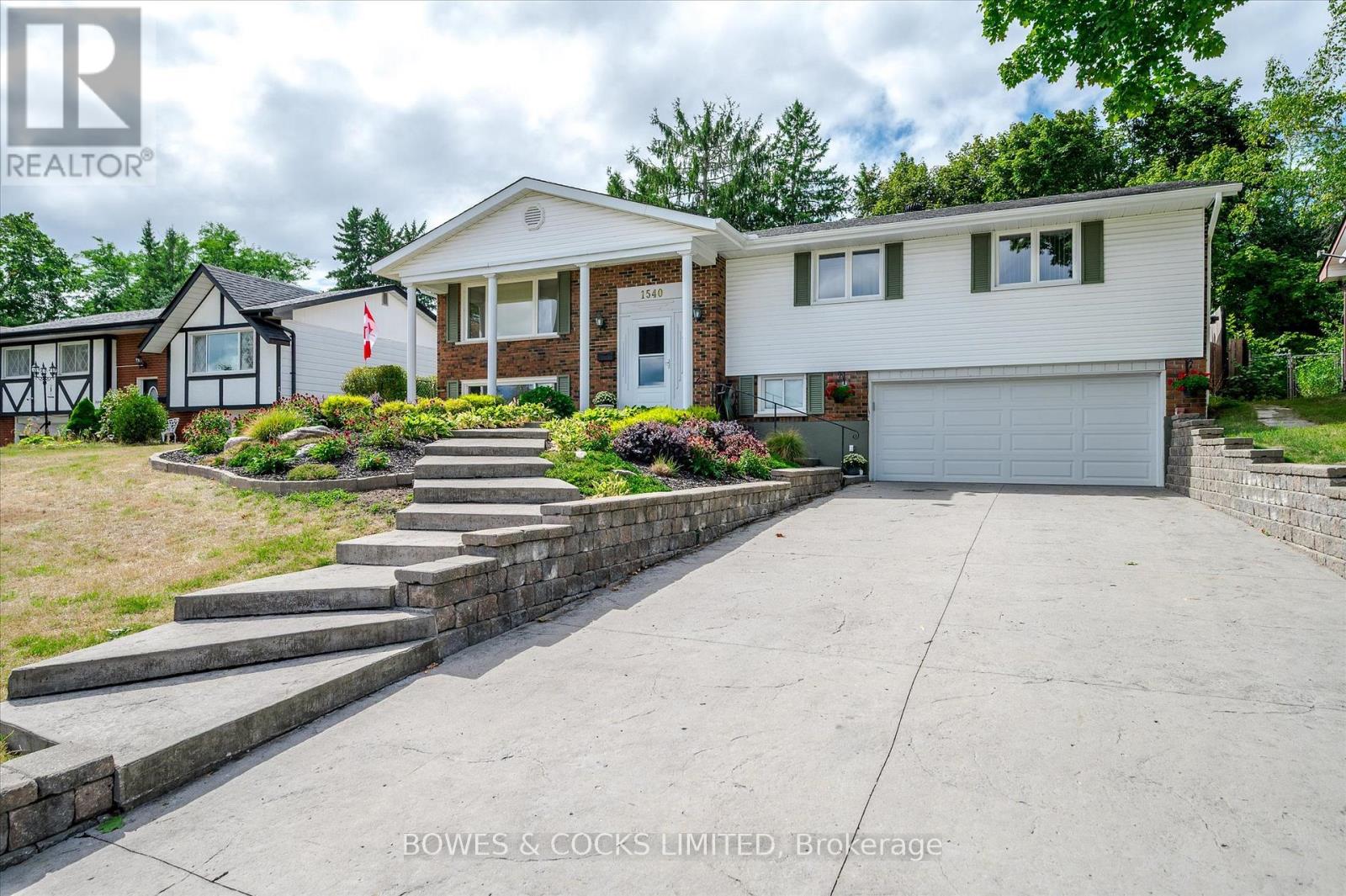 1540 Cherryhill Road, Peterborough (Monaghan Ward 2), Ontario  K9K 1A8 - Photo 2 - X12383215