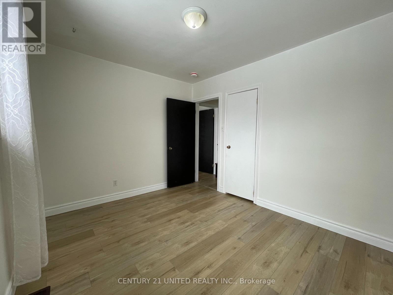 Upper - 431 O'connell Road, Peterborough (Otonabee Ward 1), Ontario  K9J 4E1 - Photo 10 - X12383252