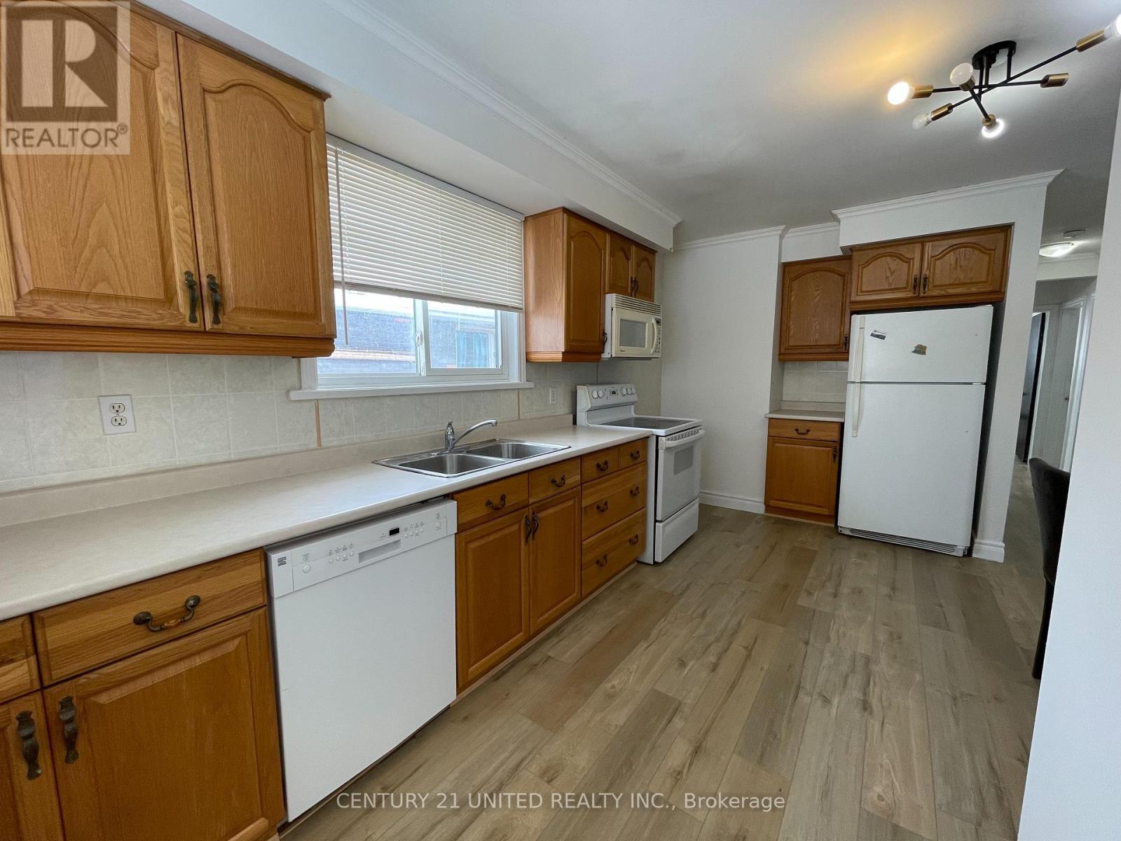 Upper - 431 O'connell Road, Peterborough (Otonabee Ward 1), Ontario  K9J 4E1 - Photo 4 - X12383252