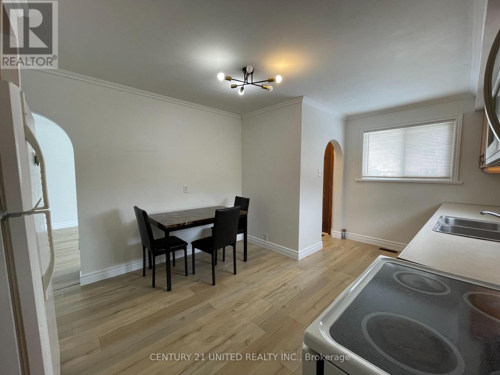 Upper - 431 O'connell Road, Peterborough (Otonabee Ward 1), Ontario  K9J 4E1 - Photo 5 - X12383252