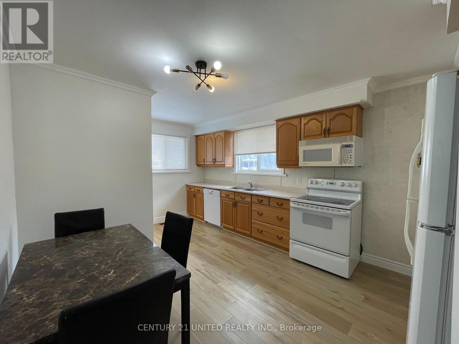 Upper - 431 O'connell Road, Peterborough (Otonabee Ward 1), Ontario  K9J 4E1 - Photo 6 - X12383252