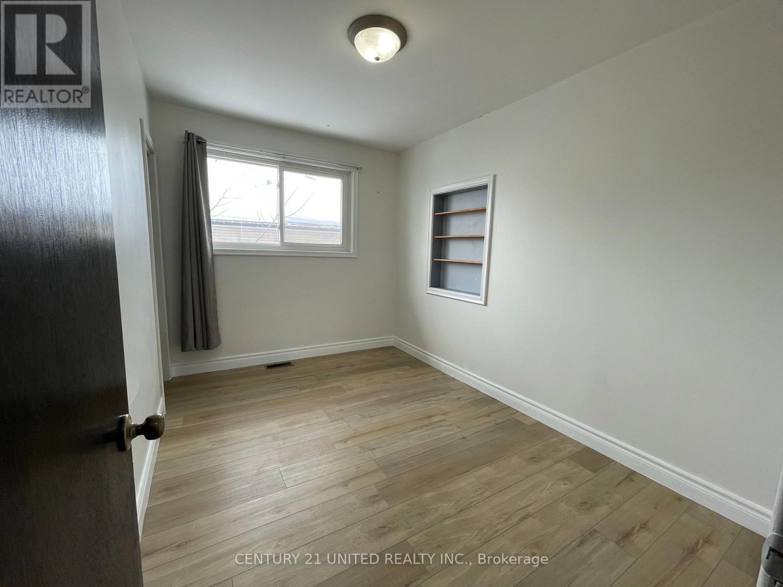 Upper - 431 O'connell Road, Peterborough (Otonabee Ward 1), Ontario  K9J 4E1 - Photo 7 - X12383252