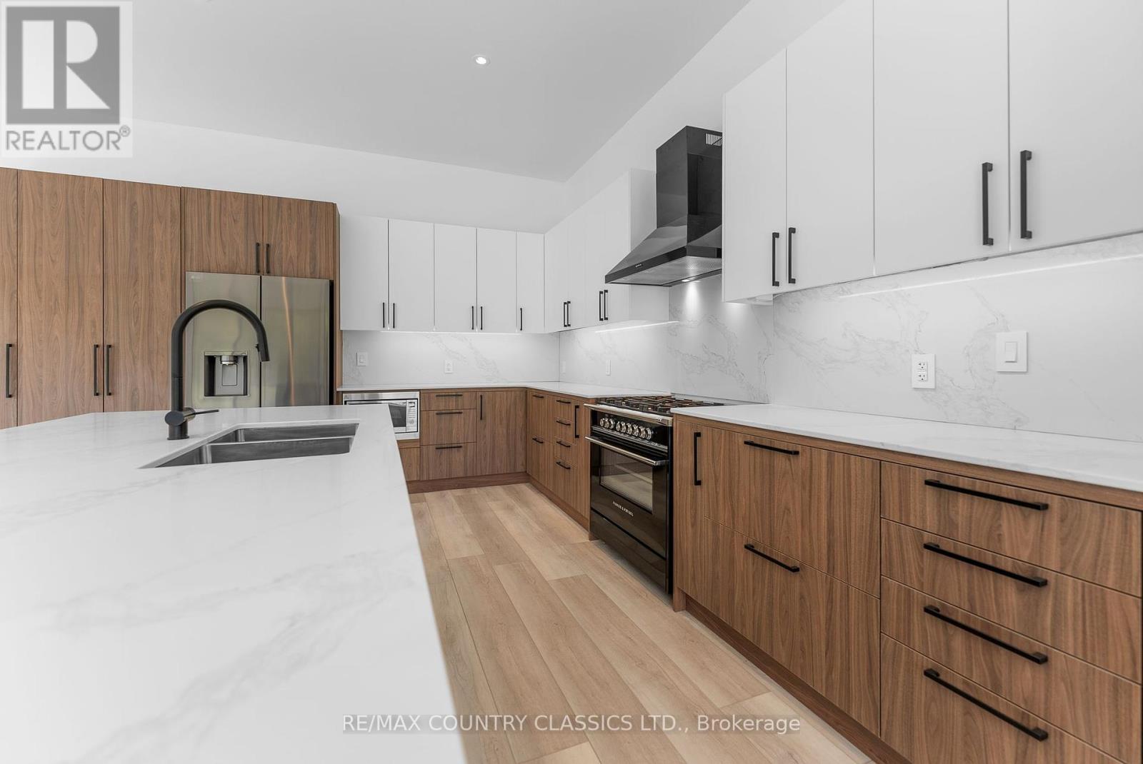 40 Bancroft Ridge Drive, Bancroft (Bancroft Ward), Ontario  K0L 1C0 - Photo 19 - X12383353