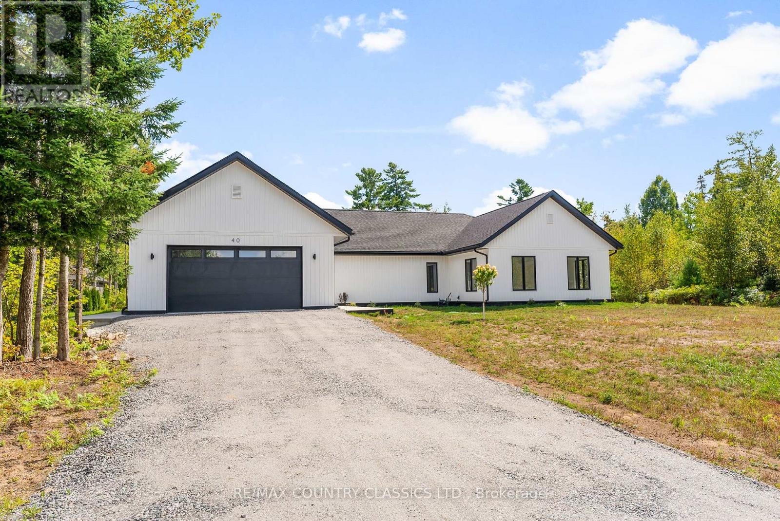 40 Bancroft Ridge Drive, Bancroft (Bancroft Ward), Ontario  K0L 1C0 - Photo 2 - X12383353