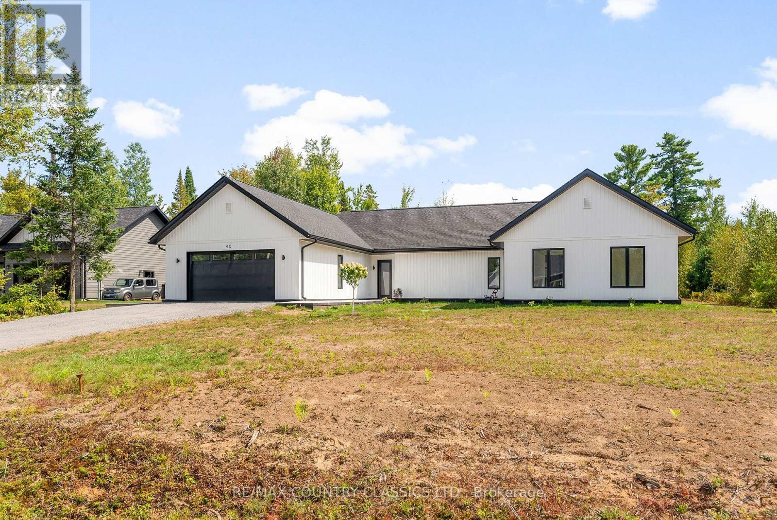 40 Bancroft Ridge Drive, Bancroft (Bancroft Ward), Ontario  K0L 1C0 - Photo 3 - X12383353
