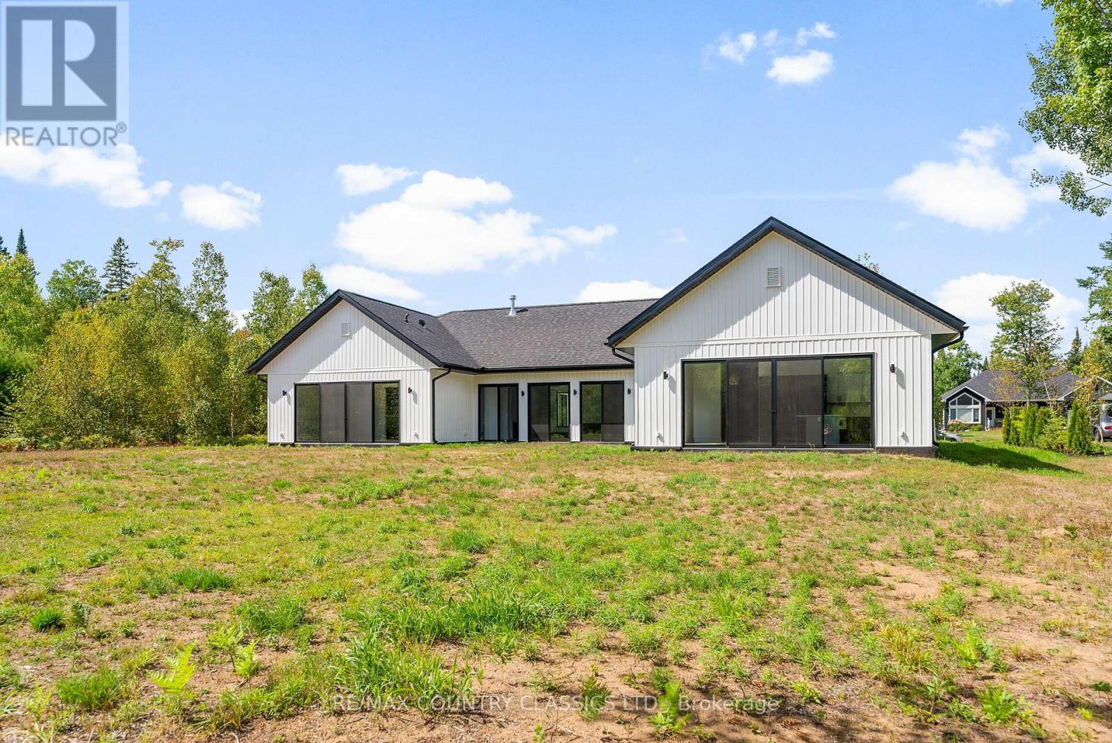 40 Bancroft Ridge Drive, Bancroft (Bancroft Ward), Ontario  K0L 1C0 - Photo 42 - X12383353