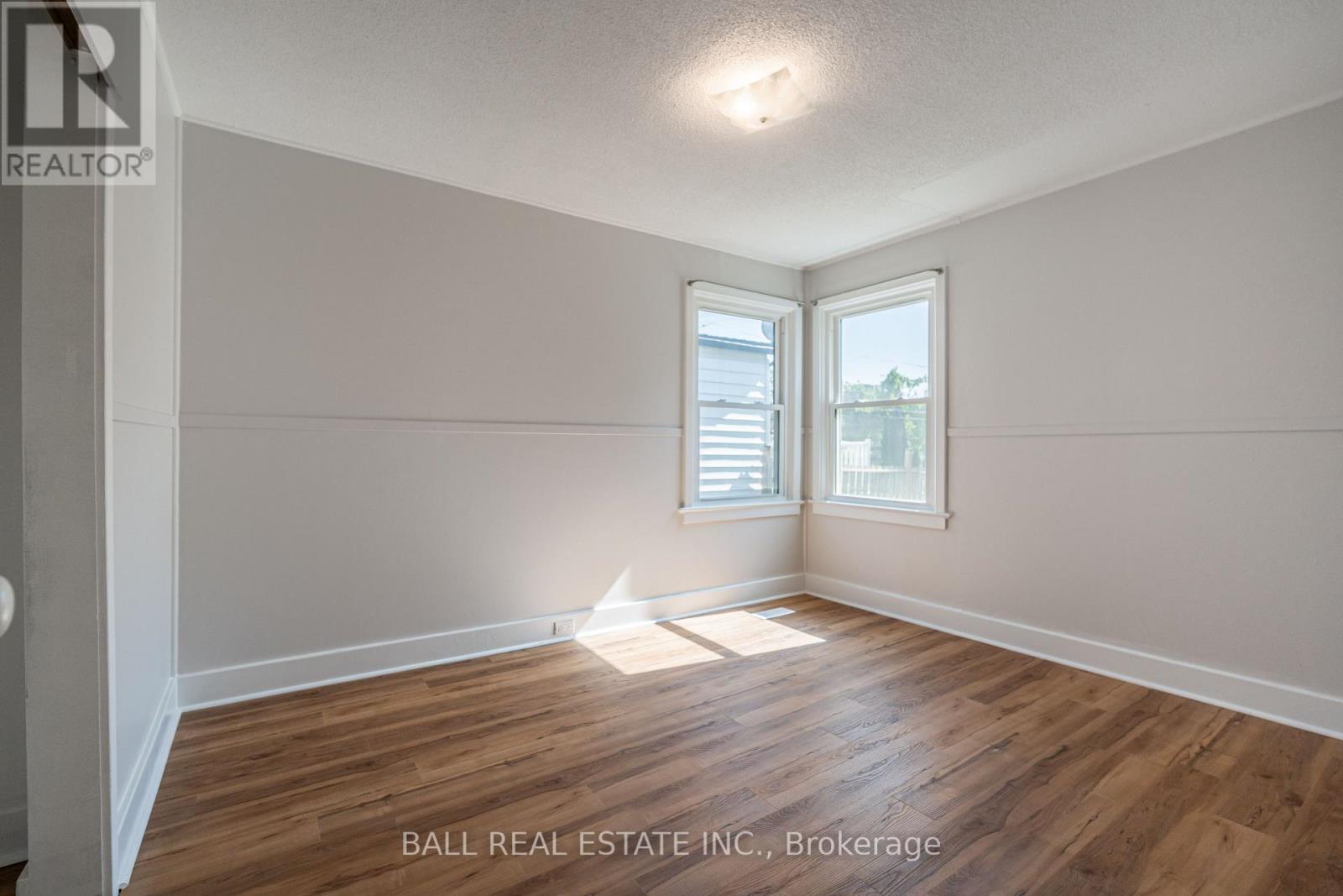 5 Wallace Street, Peterborough (Ashburnham Ward 4), Ontario  K9H 1A8 - Photo 14 - X12383605