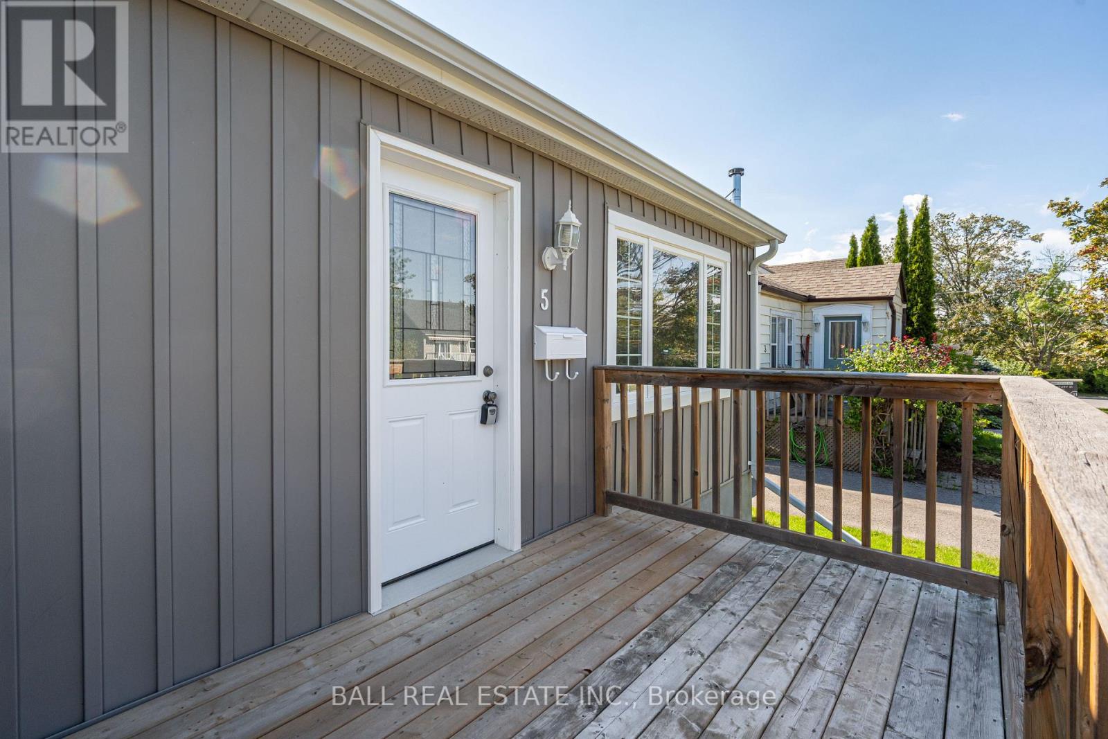 5 Wallace Street, Peterborough (Ashburnham Ward 4), Ontario  K9H 1A8 - Photo 3 - X12383605