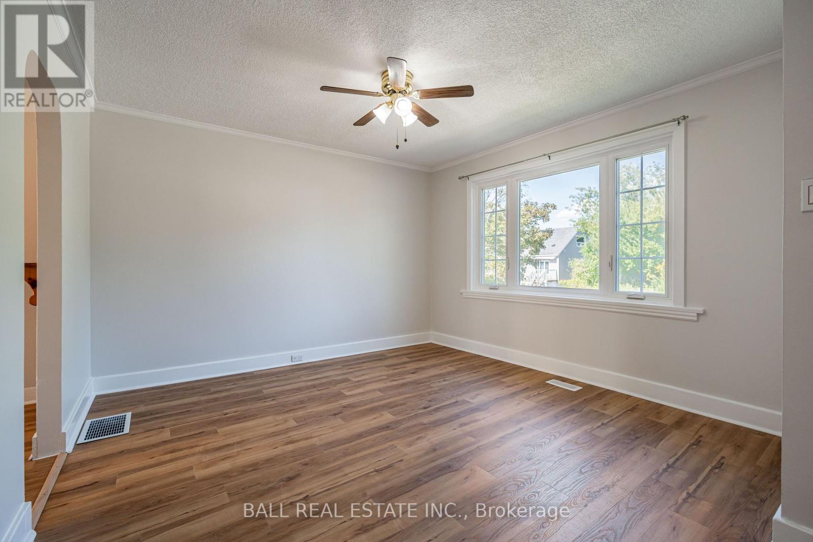 5 Wallace Street, Peterborough (Ashburnham Ward 4), Ontario  K9H 1A8 - Photo 5 - X12383605