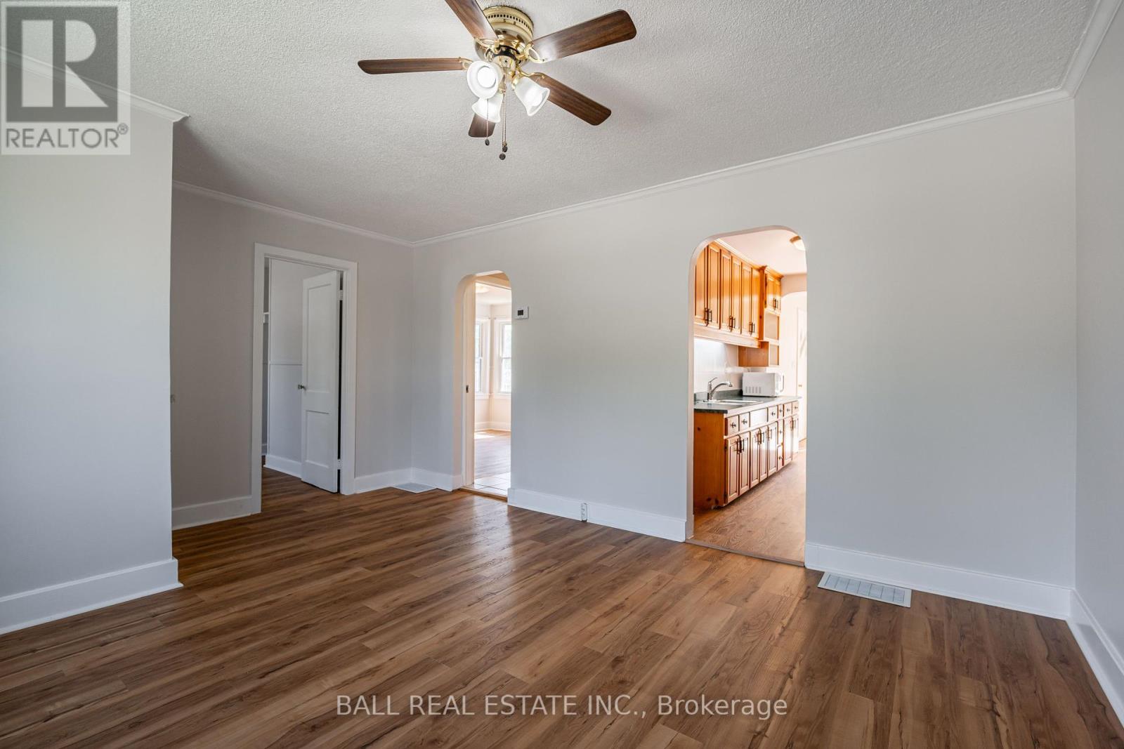 5 Wallace Street, Peterborough (Ashburnham Ward 4), Ontario  K9H 1A8 - Photo 7 - X12383605