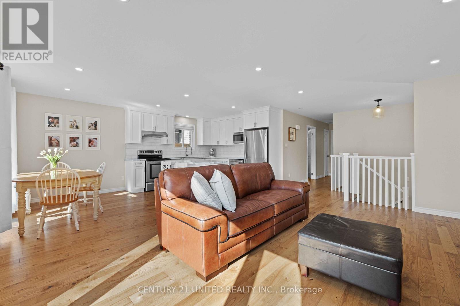392 Wellington Street, Peterborough (Northcrest Ward 5), Ontario  K9H 5C2 - Photo 10 - X12383645