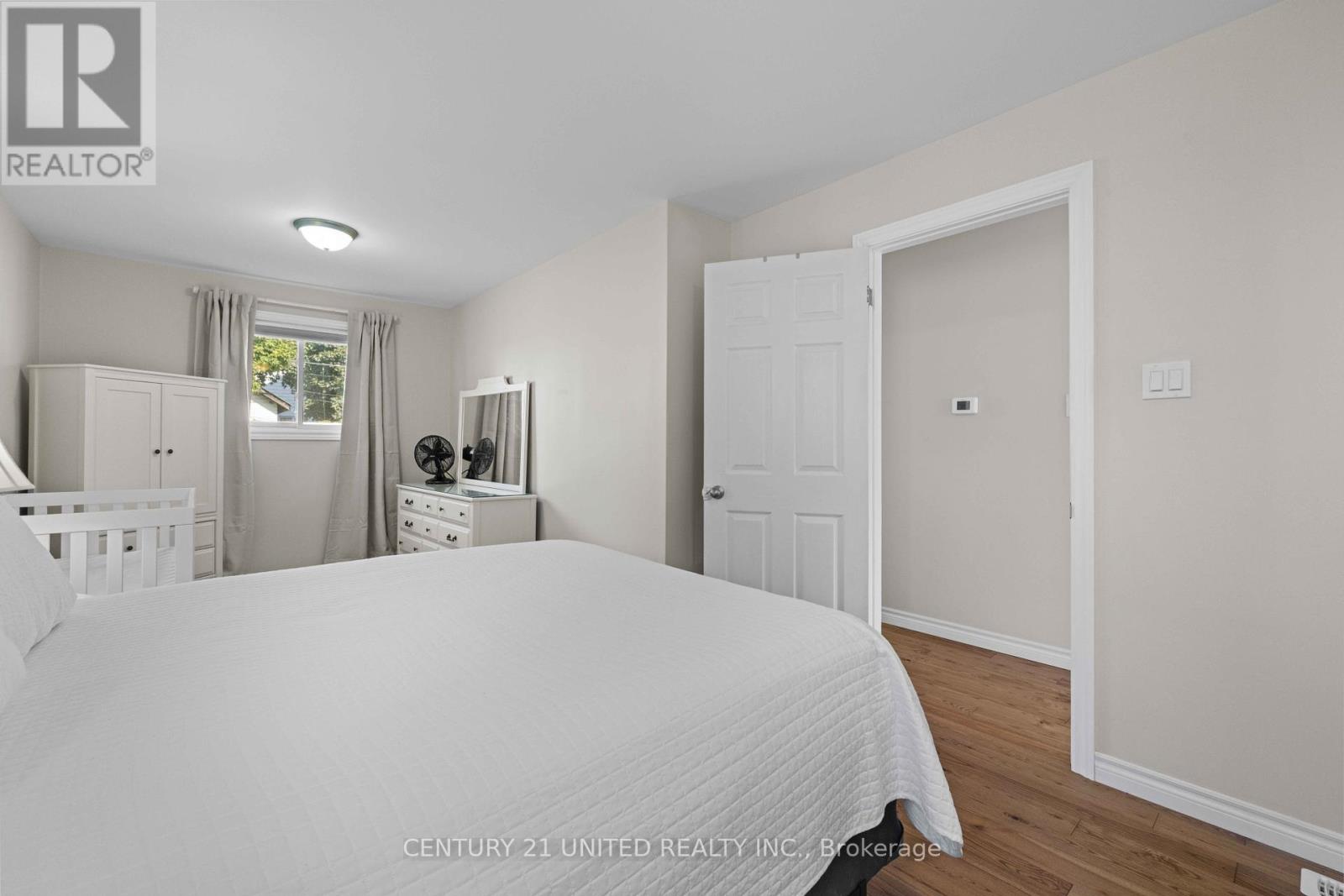392 Wellington Street, Peterborough (Northcrest Ward 5), Ontario  K9H 5C2 - Photo 12 - X12383645