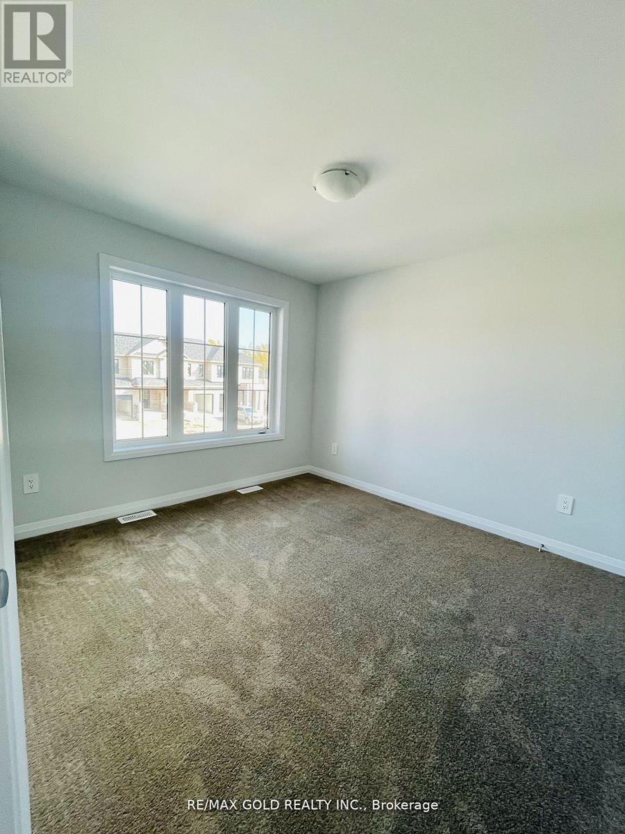 102 Corley Street, Kawartha Lakes (Lindsay), Ontario  K9V 6C2 - Photo 19 - X12383780