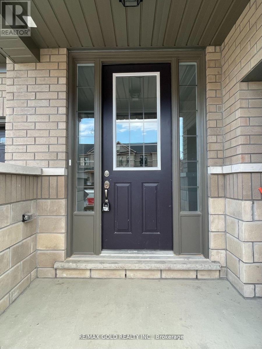 102 Corley Street, Kawartha Lakes (Lindsay), Ontario  K9V 6C2 - Photo 2 - X12383780