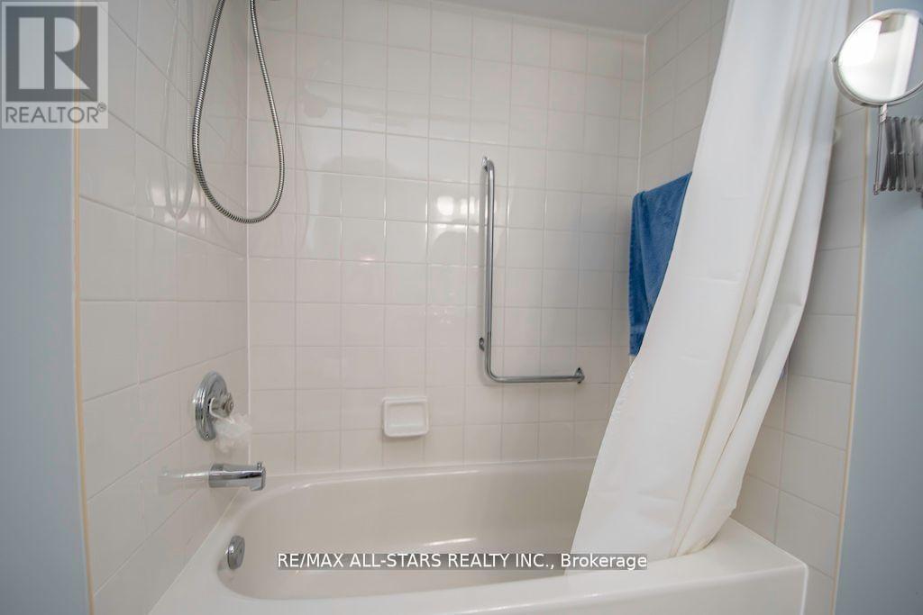 305 - 51 Rivermill Boulevard, Kawartha Lakes (Lindsay), Ontario  K9V 6E8 - Photo 14 - X12384929