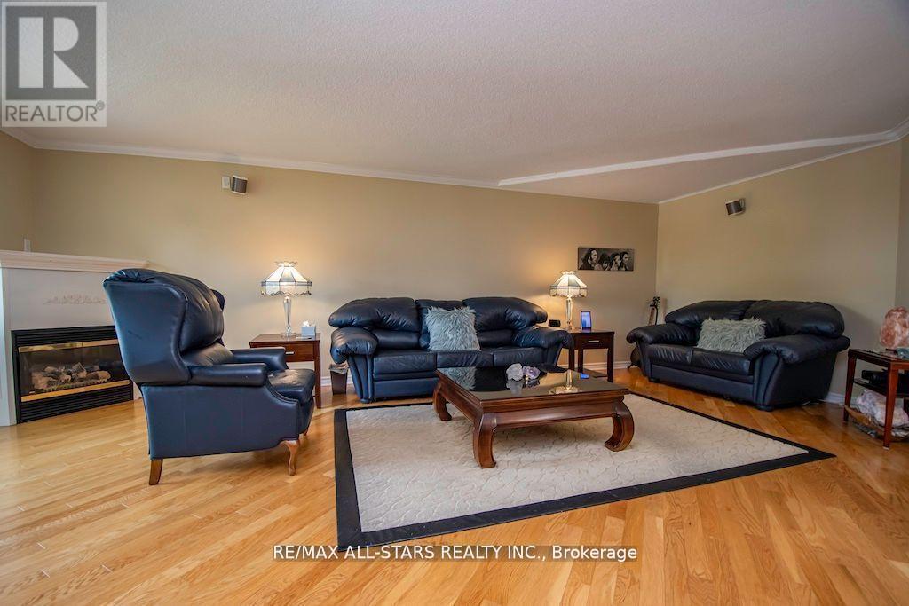 305 - 51 Rivermill Boulevard, Kawartha Lakes (Lindsay), Ontario  K9V 6E8 - Photo 5 - X12384929